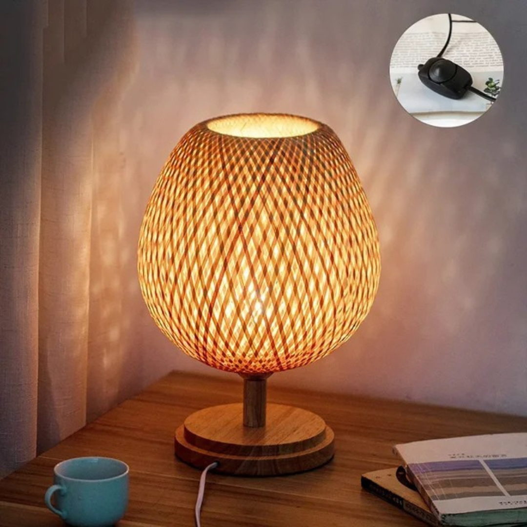 Lámpara de mesa con pantalla tejida de bambú natural