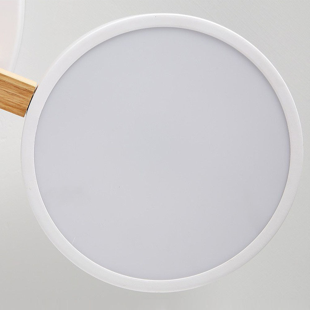 Plafoniera a LED con design moderno in legno