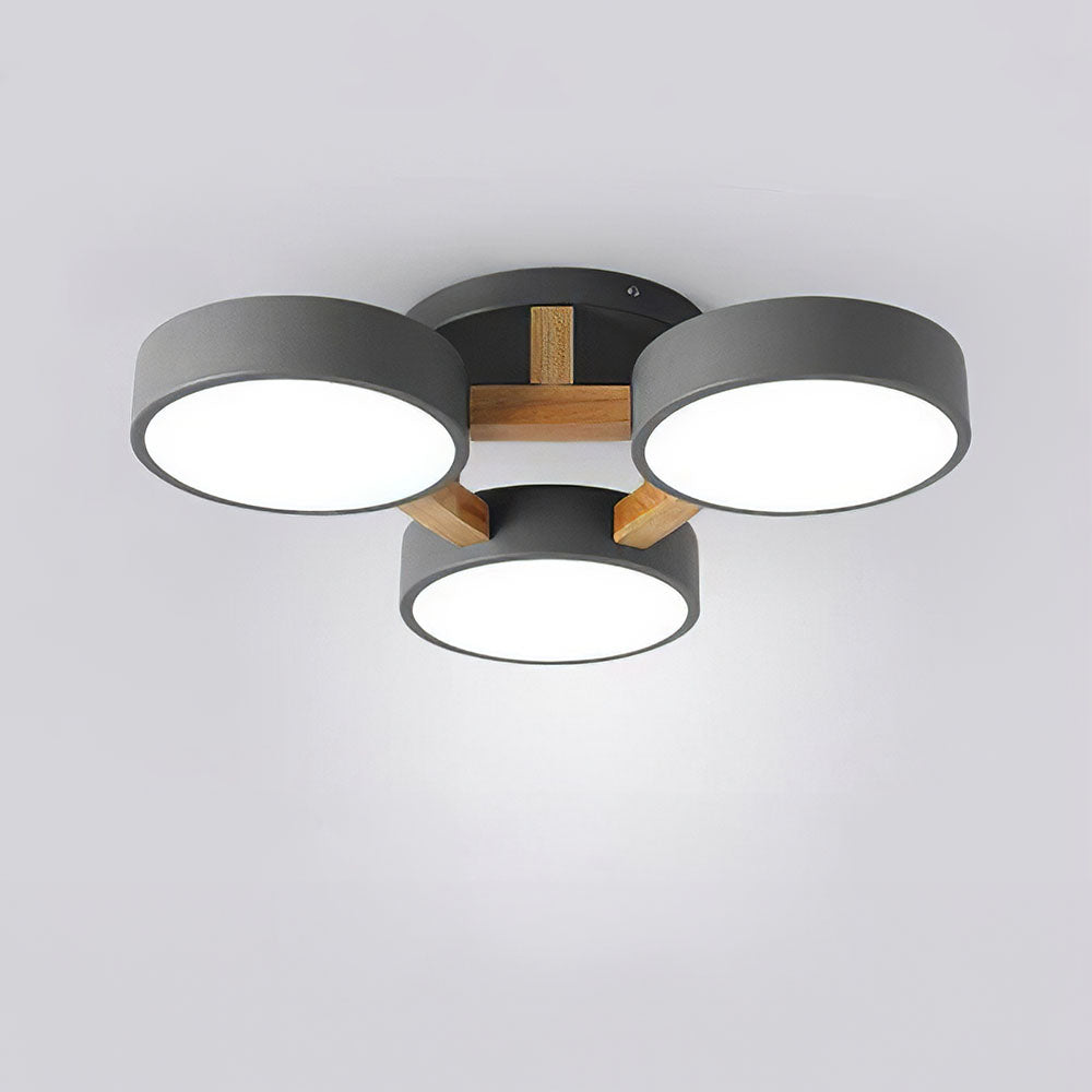 Plafoniera a LED con design moderno in legno