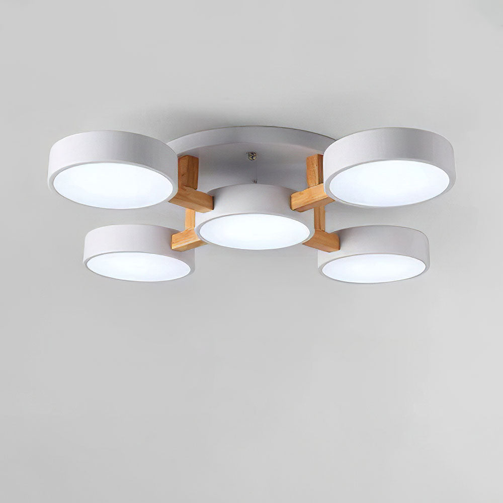 Plafoniera a LED con design moderno in legno