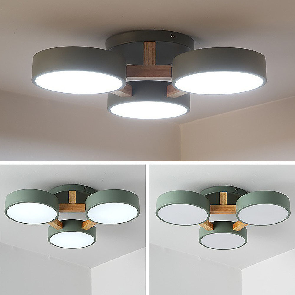 Plafoniera a LED con design moderno in legno