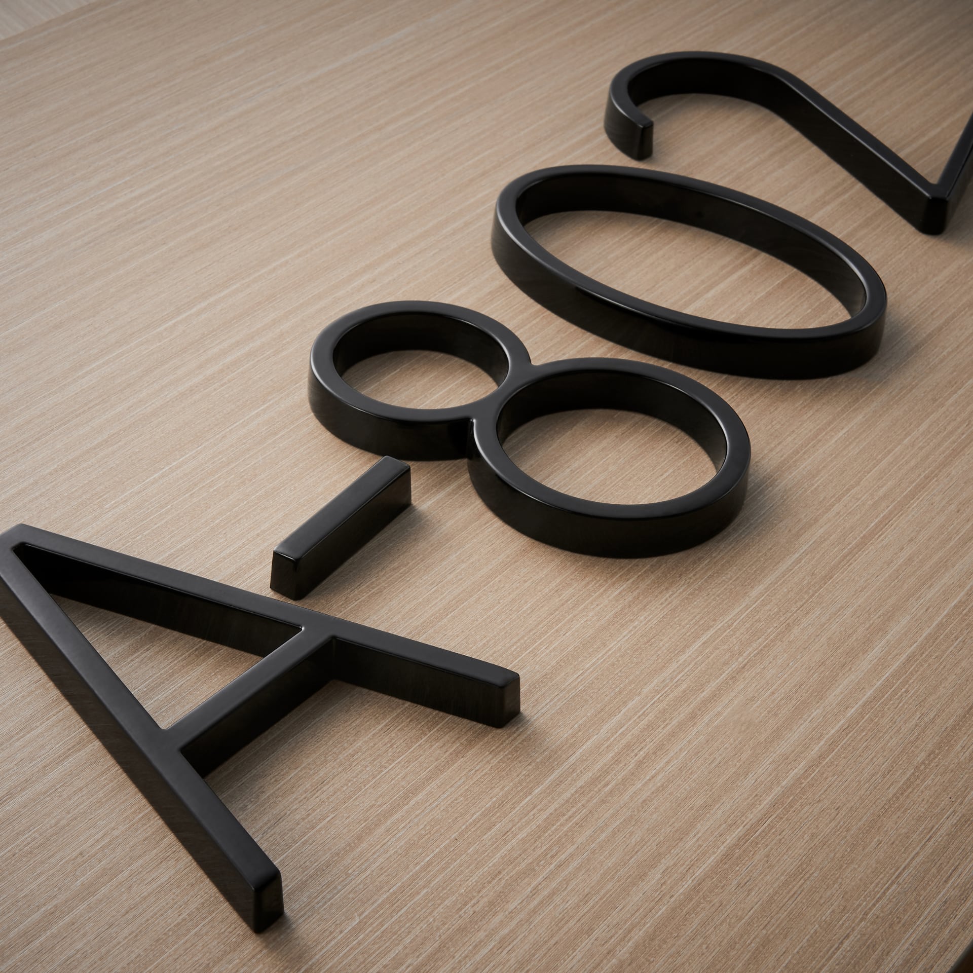 Numéros de maison modernes en métal noir style flottant