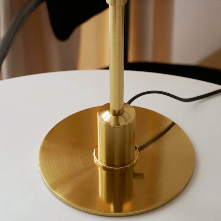 scandinavian-style-table-lamp--12-wjmslm