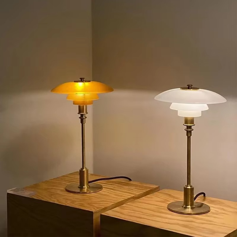 scandinavian-style-table-lamp--3-q9mr46