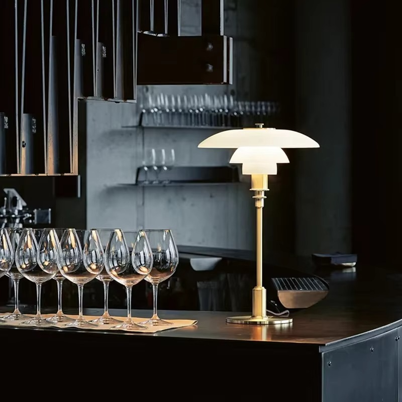 scandinavian-style-table-lamp--5-vv9nxd