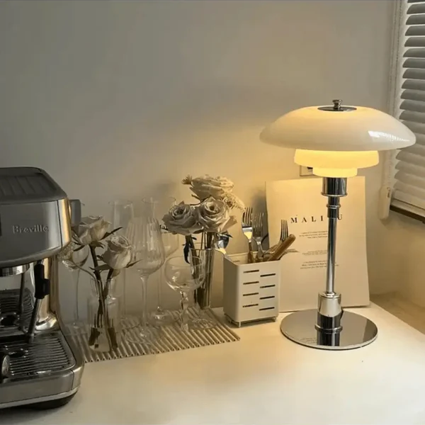 scandinavian-style-table-lamp--8-ciambd