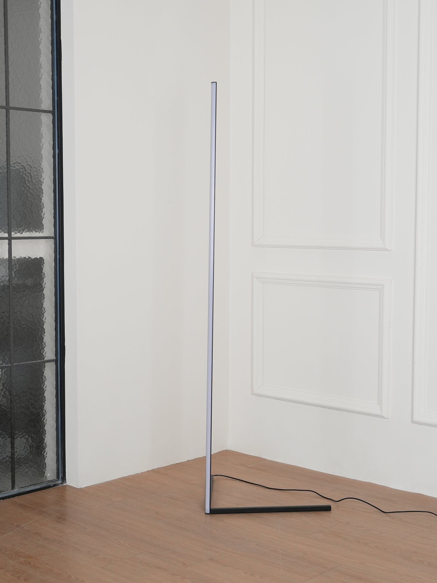 sleek-adjustable-led-floor-lam-30-hkiwlr