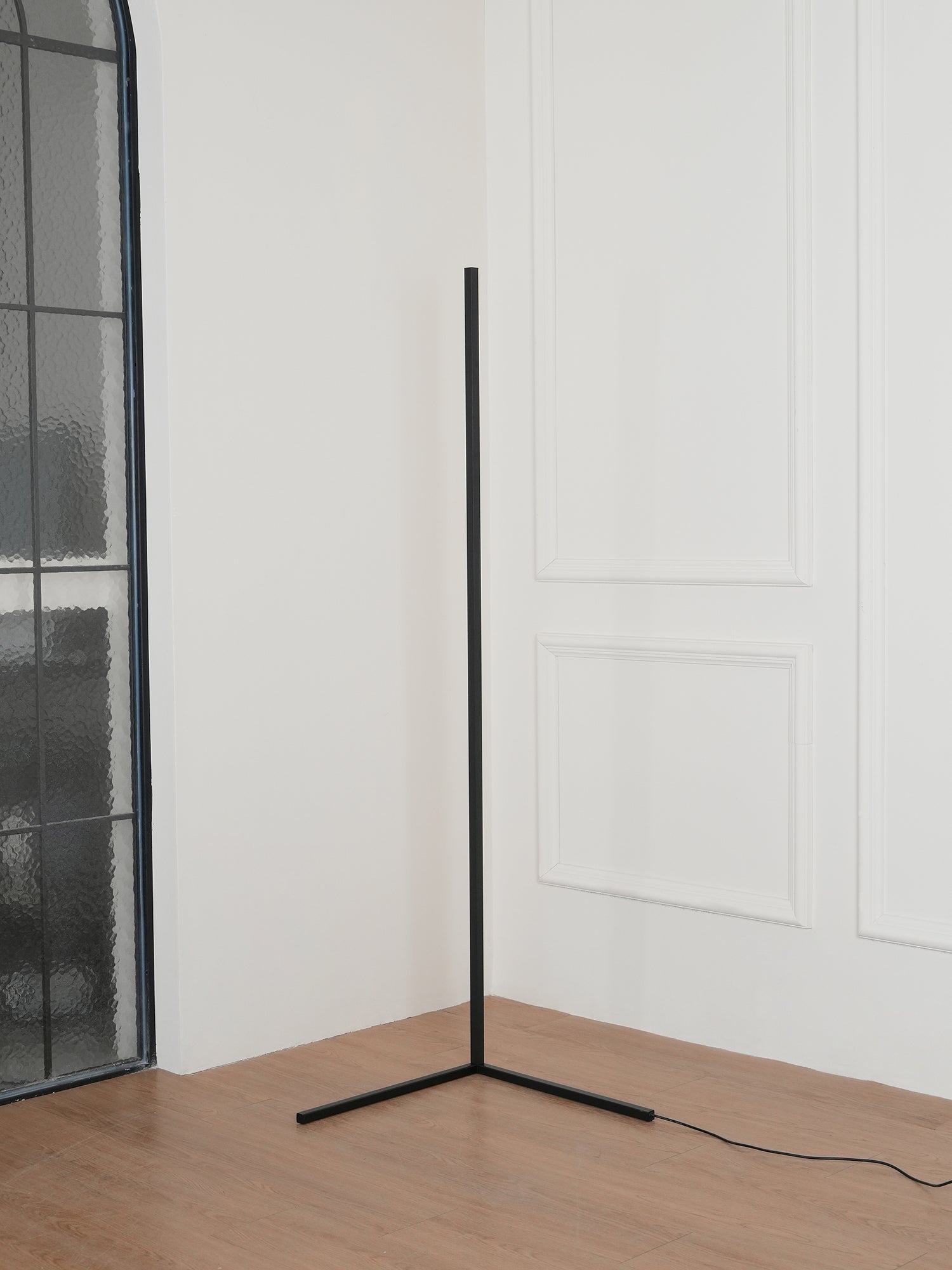 sleek-adjustable-led-floor-lam-32-143s7d