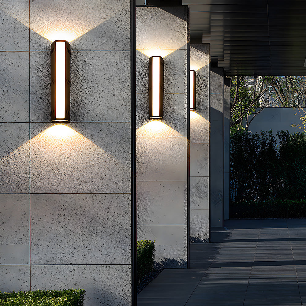 sleek-outdoor-led-wall-light-f-7-nh2oo1