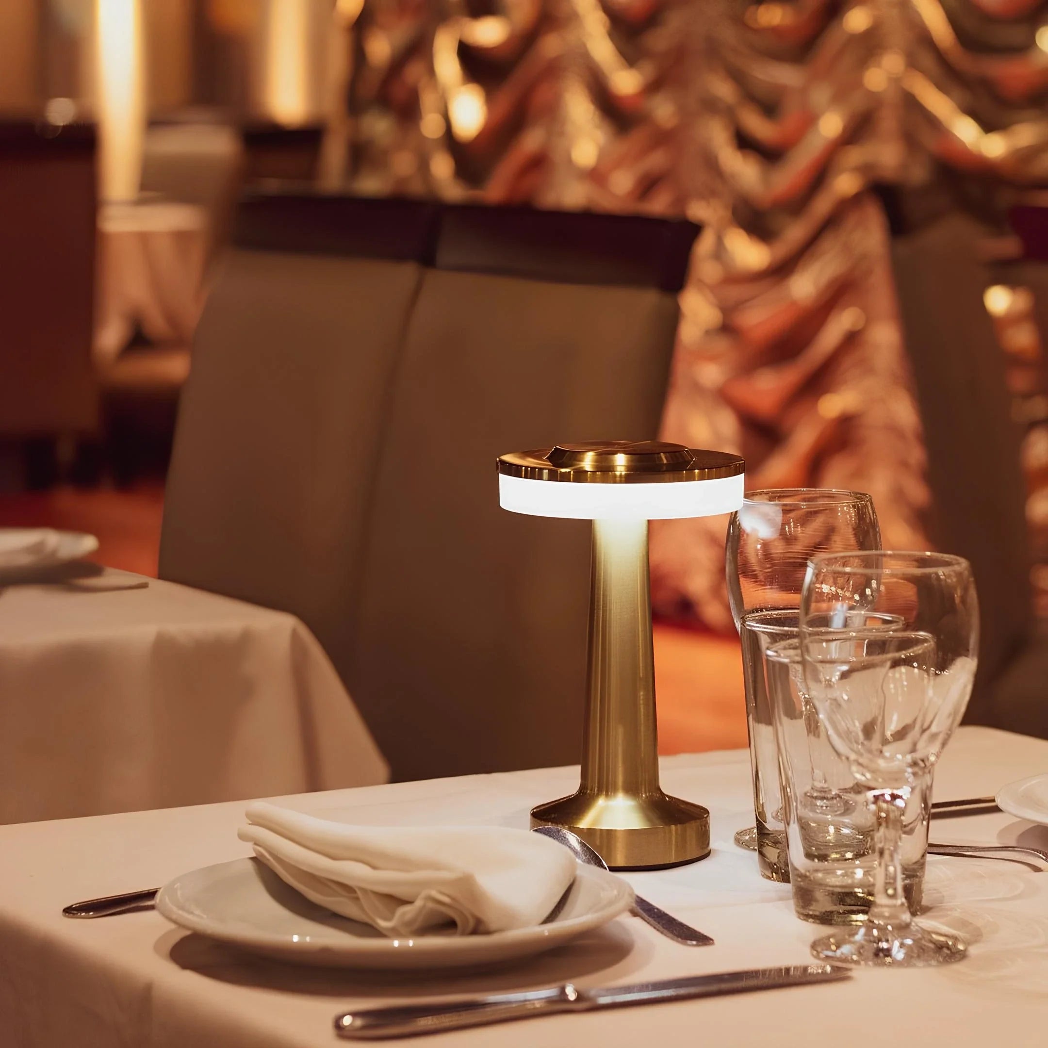 Lámpara de mesa recargable LED inalámbrica