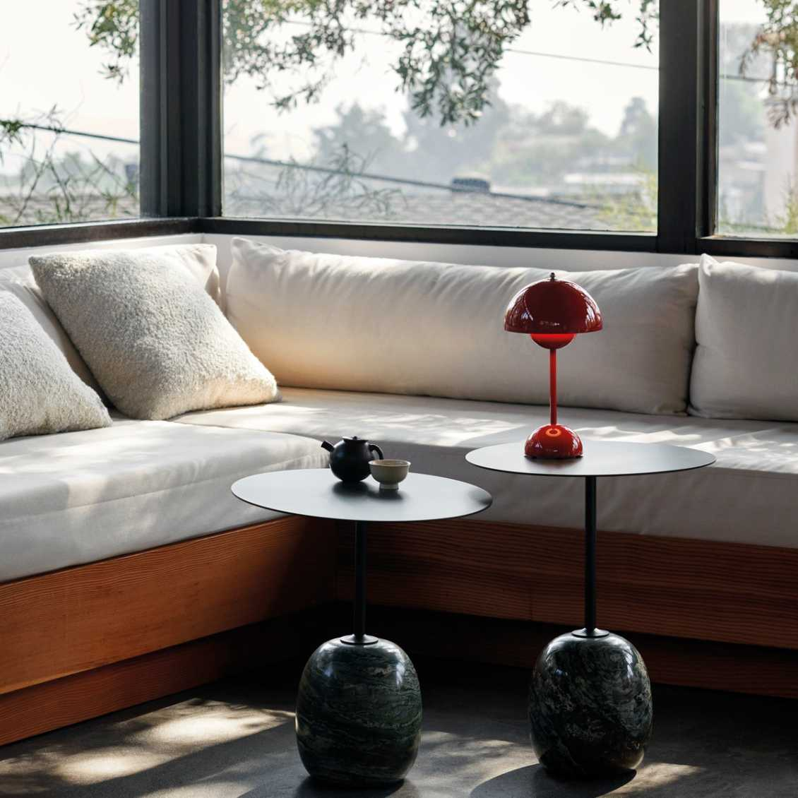 stylish-led-table-lamp-for-amb-13-h6899o