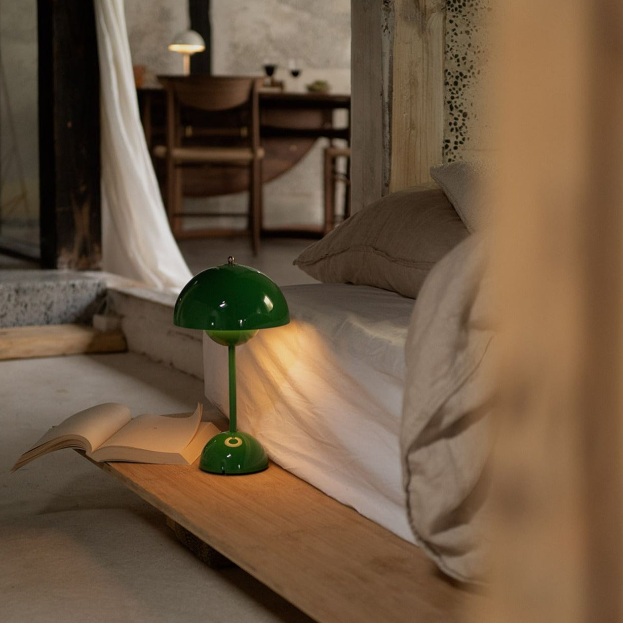 stylish-led-table-lamp-for-amb-32-eyzj0d