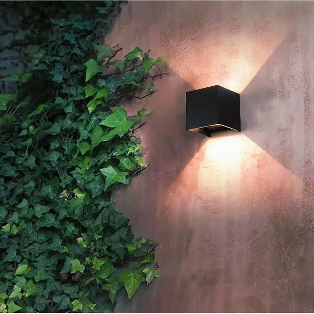 versatile-adjustable-wall-ligh-12-ai4x7x