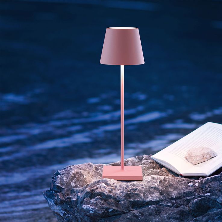 Nowoczesna aluminiowa lampa stołowa LED
