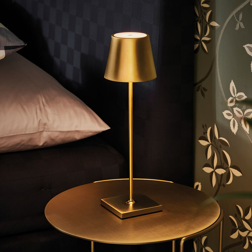 Nowoczesna aluminiowa lampa stołowa LED