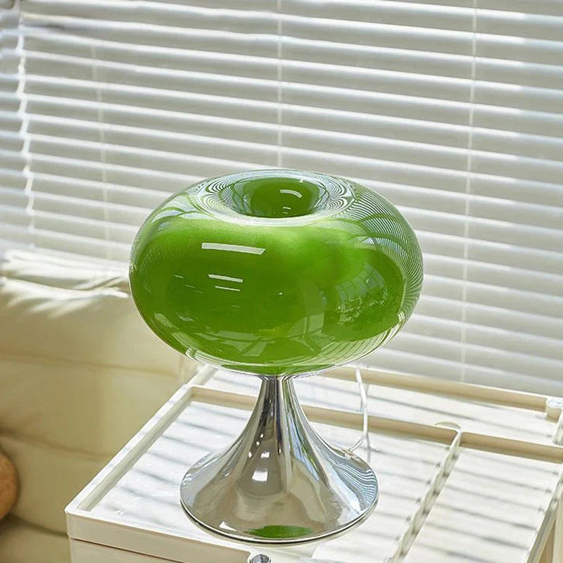 vintage-inspired-table-lamp-wi-3-0af0m3