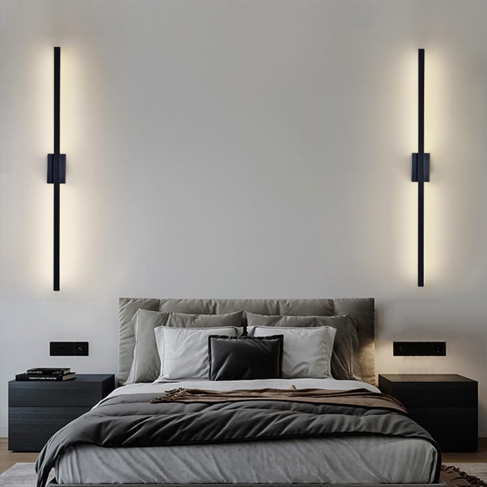 Apliques de pared LED de hierro largos, minimalistas e industriales, para una decoración contemporánea y una iluminación elegante.