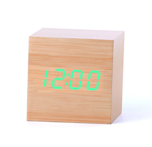 Horloge numérique cube en design bois moderne