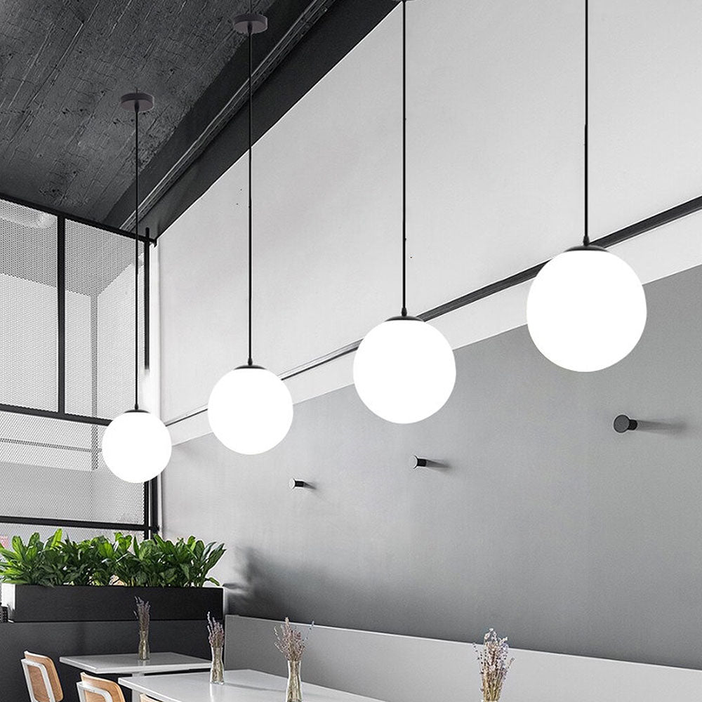 Elegant Simple Glass 1-Bulb Pendant Light for Restaurants and Home Dining Spaces - Modern Lighting Fixture in British Design