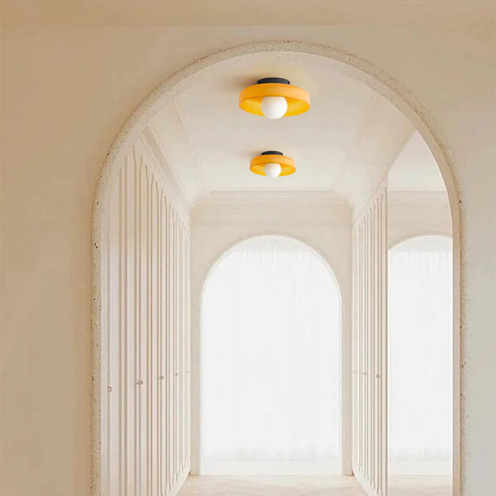Lampada da soffitto moderna con struttura rotonda in vetro