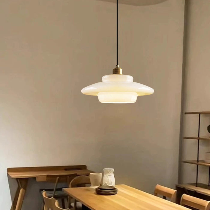 Lámpara colgante de cristal blanco estilo mediados de siglo