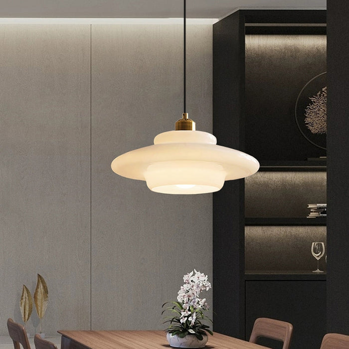 Lámpara colgante de cristal blanco estilo mediados de siglo