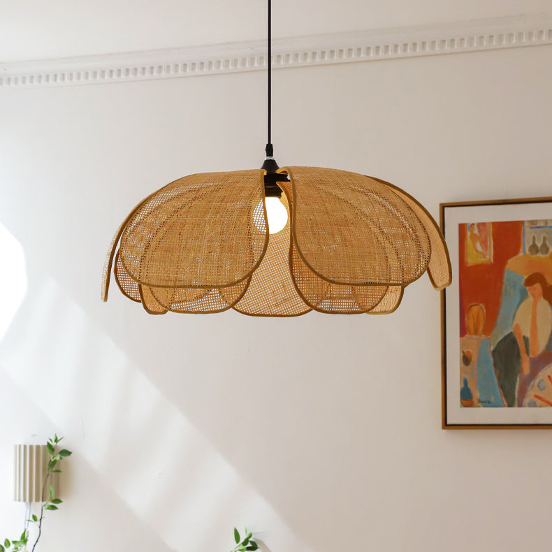 Rustic Rattan Petal Pendant Light Shade - Elegant Hanging Lamp for a Warm, Natural Atmosphere in Your Home