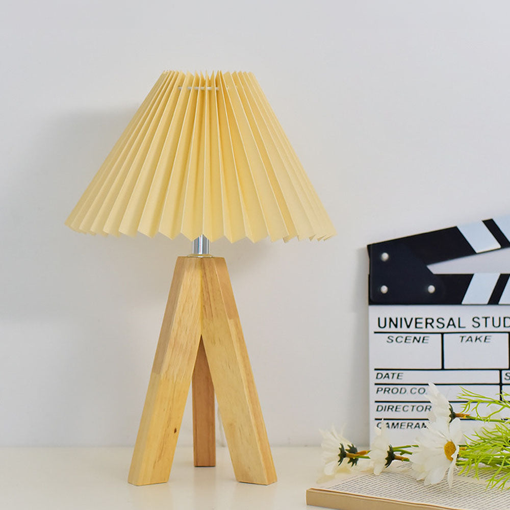 Vintage Wooden LED Bedside Table Lamp for a Chic Retro Bedroom Ambience - Stylish, Simple Design for Modern Living Spaces