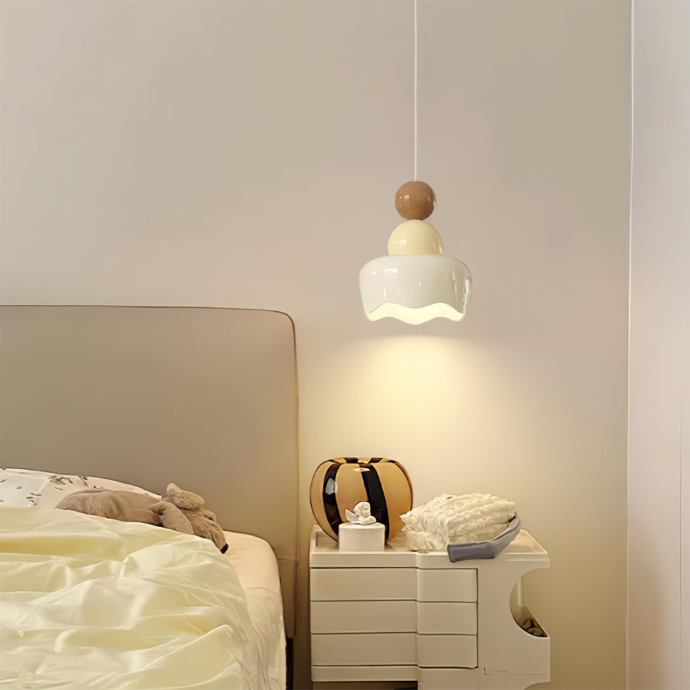 Cream Bedside Pendant Lamp for Sunny Bedrooms – Elegant Lighting Solution for a Bright and Inviting Atmosphere