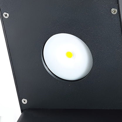 Solarna lampa ogrodowa na ścieżkę z czarną metalową ramą