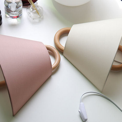 Applique murale moderne en bois avec abat-jour en tissu