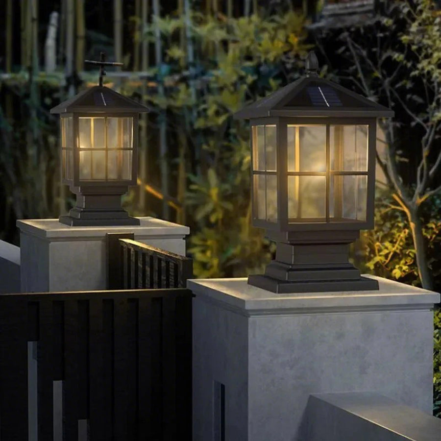 Farola solar de metal negro para jardín al aire libre