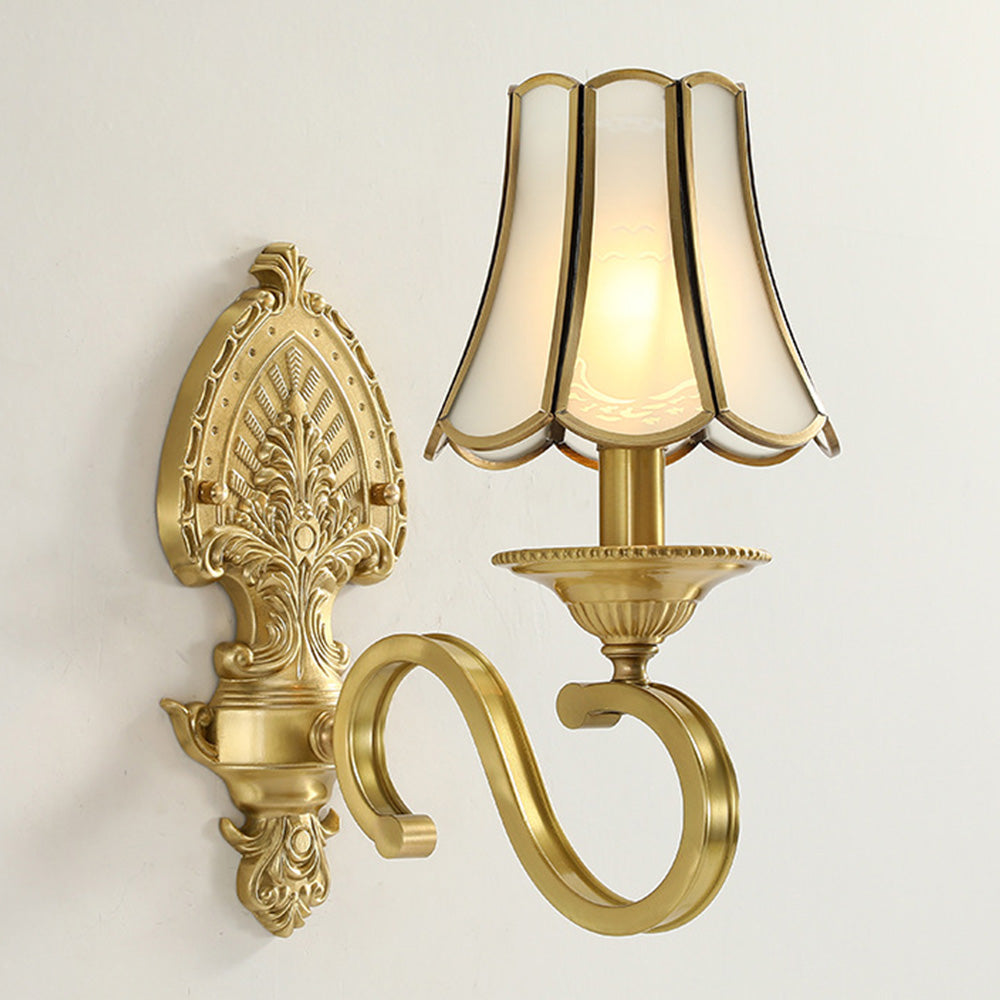 Elegant Vintage Gold Wall Sconce Light Fixture for Living Room Décor - Luxurious Illumination for Timeless Interiors