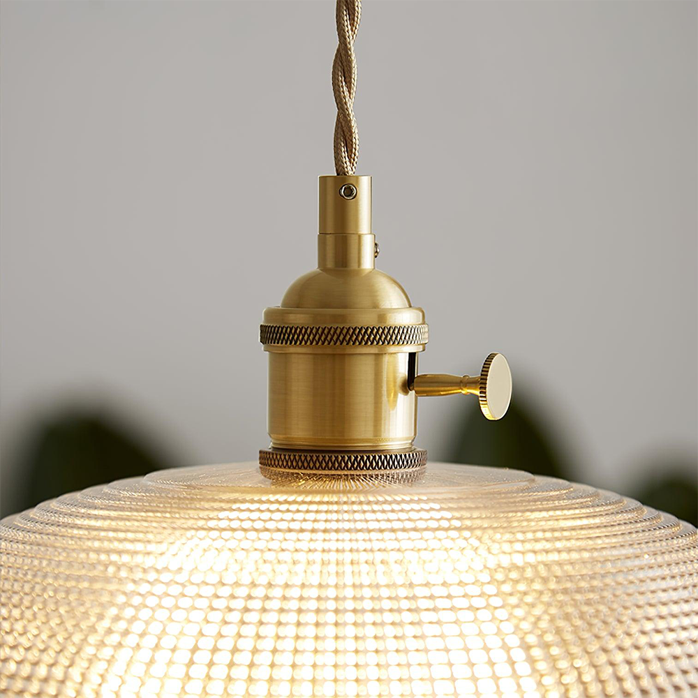 Lampada a sospensione con paralume in vetro a coste