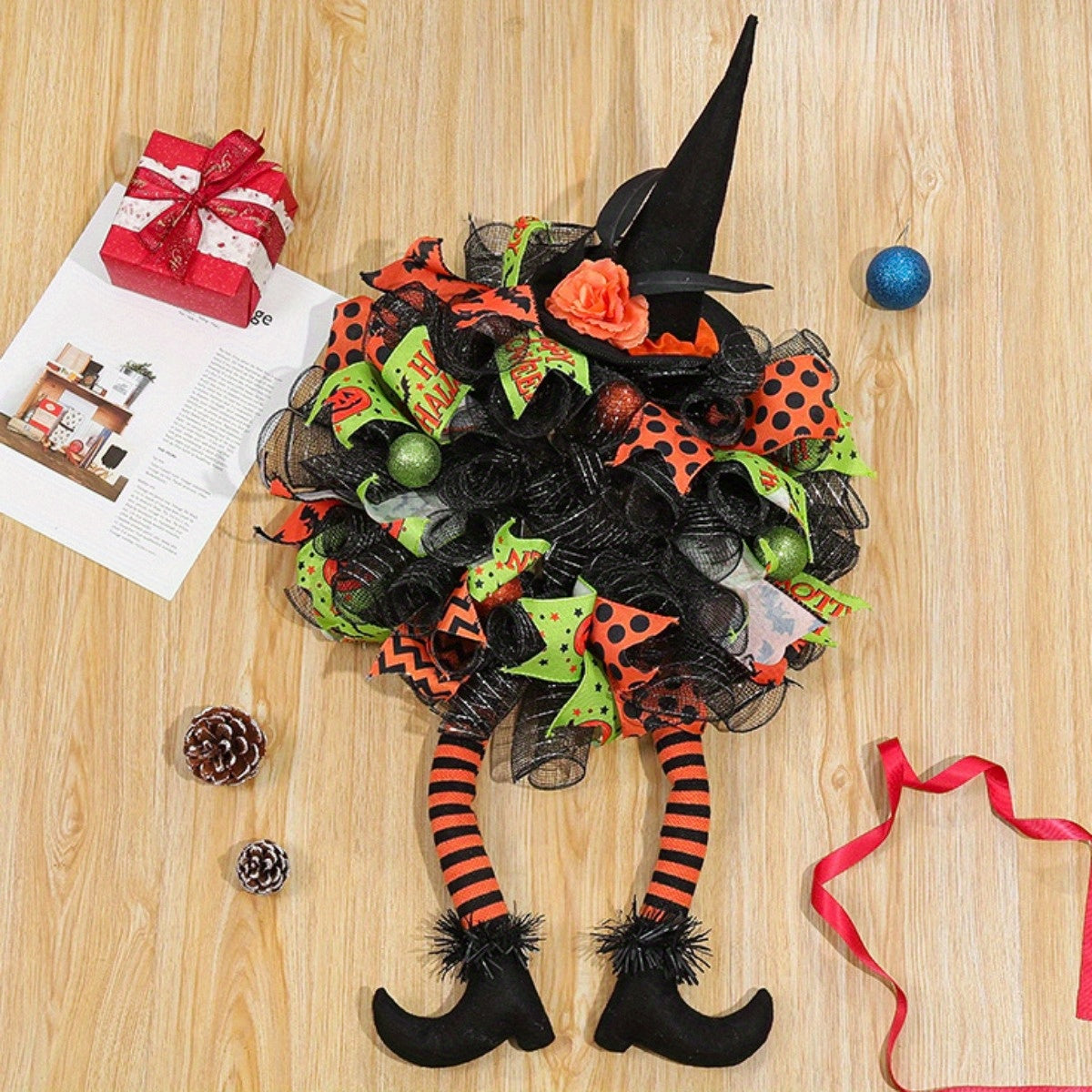 Corona de malla de bruja caprichosa de Halloween | Decoración divertida para la puerta principal