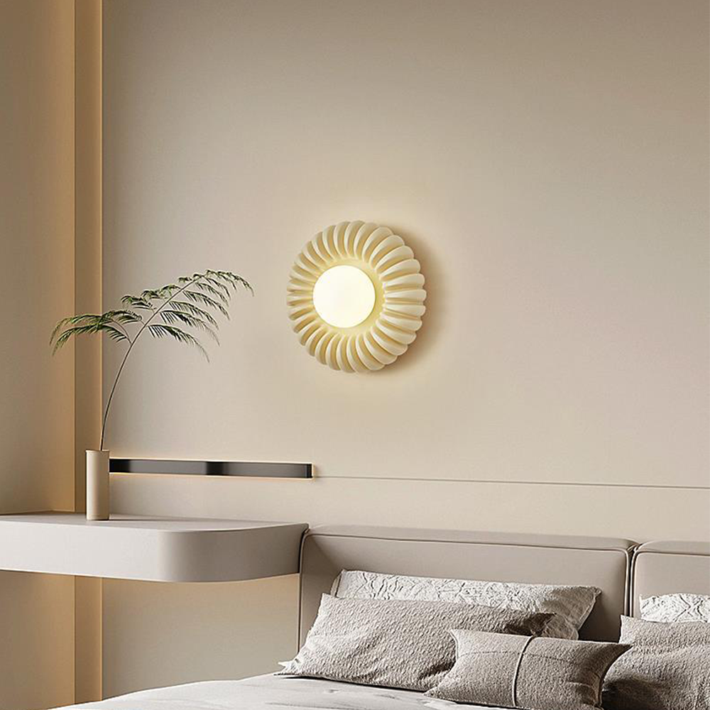 Elegant Beige Wall Light for Bedroom - Stylish and Simple Lighting Solution for a Cozy Atmosphere in Your Home