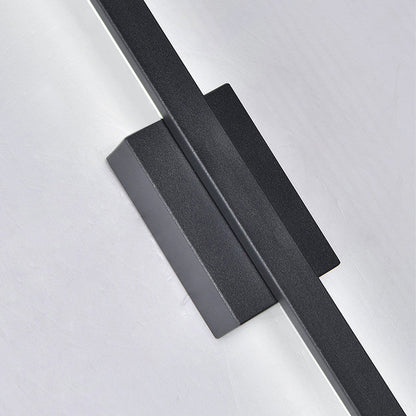 Apliques de pared LED de hierro largos, minimalistas e industriales, para una decoración contemporánea y una iluminación elegante.