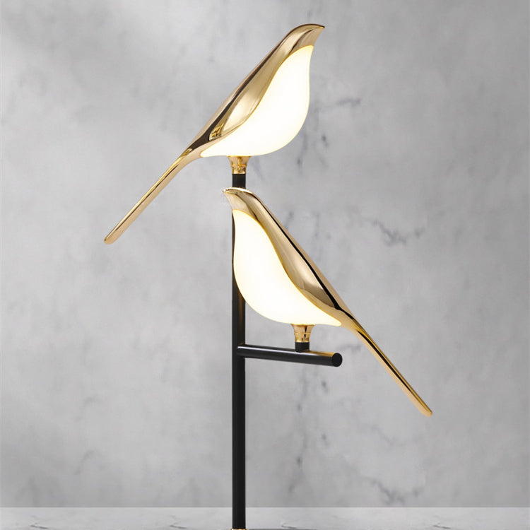 Elegant Golden Bird Table Lamp for Bedroom Decor - Stylish Lighting for a Chic and Cozy Atmosphere in Your Home