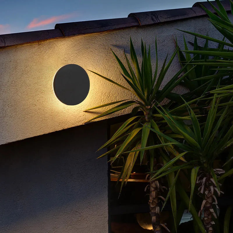 Lámpara de pared moderna LED negra para exterior
