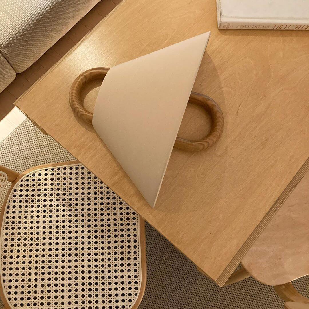 Applique murale moderne en bois avec abat-jour en tissu