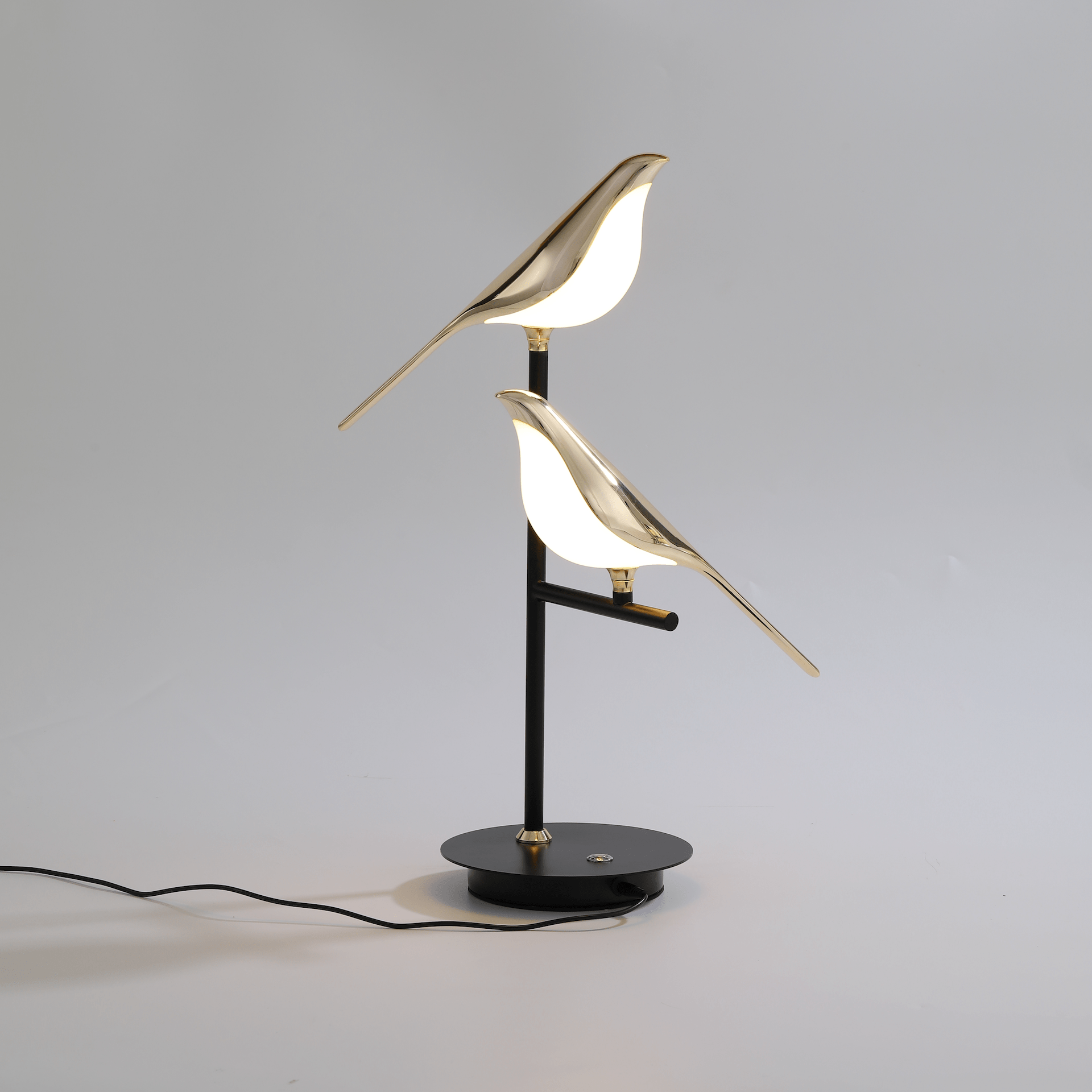 Elegant Golden Bird Table Lamp for Bedroom Decor - Stylish Lighting for a Chic and Cozy Atmosphere in Your Home