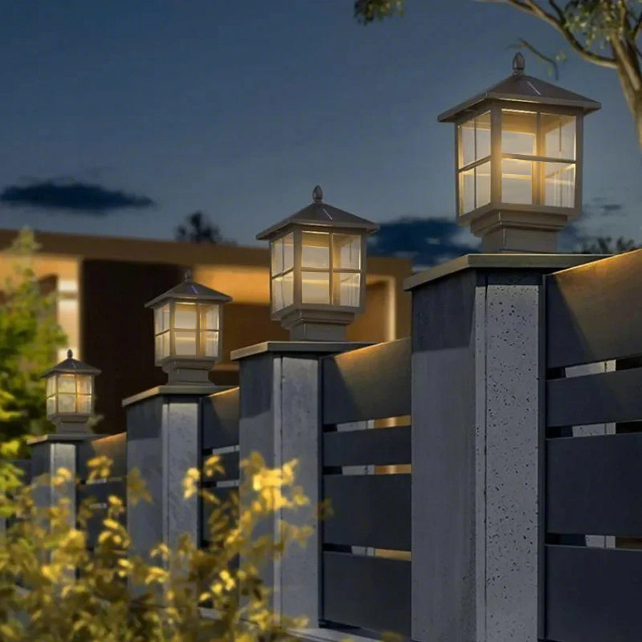 Farola solar de metal negro para jardín al aire libre