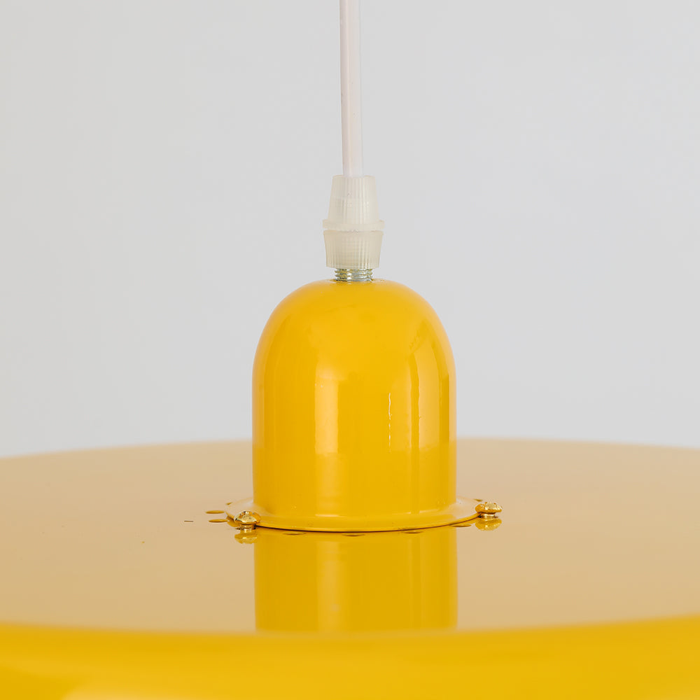 Lámpara colgante de metal naranja de mediados de siglo