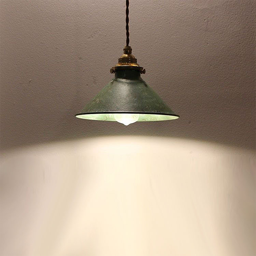 Vintage Industrial Metal Pendant Light with Retro Design for Stylish Home Lighting