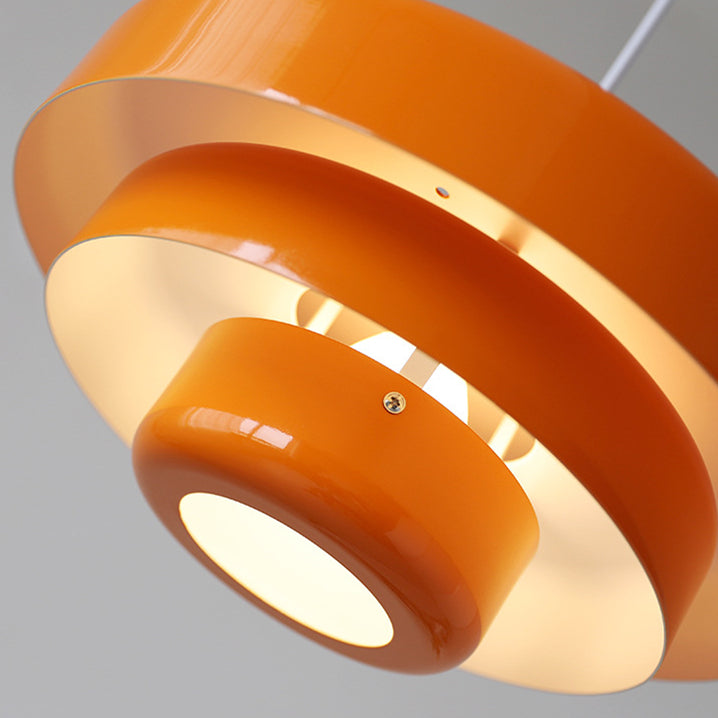 Lámpara colgante de metal naranja de mediados de siglo