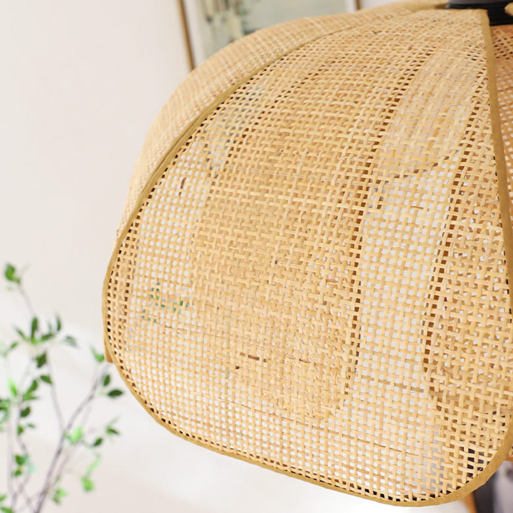 Rustic Rattan Petal Pendant Light Shade - Elegant Hanging Lamp for a Warm, Natural Atmosphere in Your Home