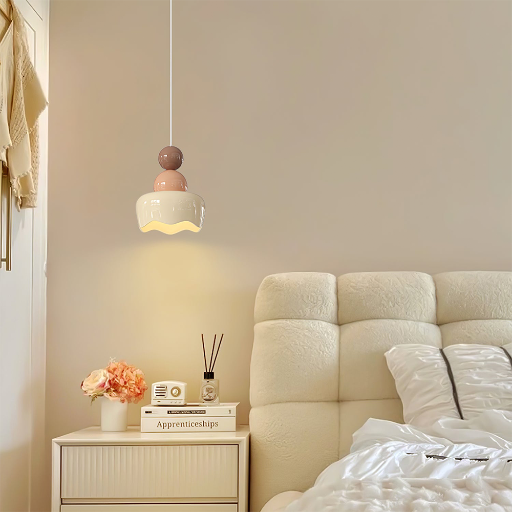 Cream Bedside Pendant Lamp for Sunny Bedrooms – Elegant Lighting Solution for a Bright and Inviting Atmosphere