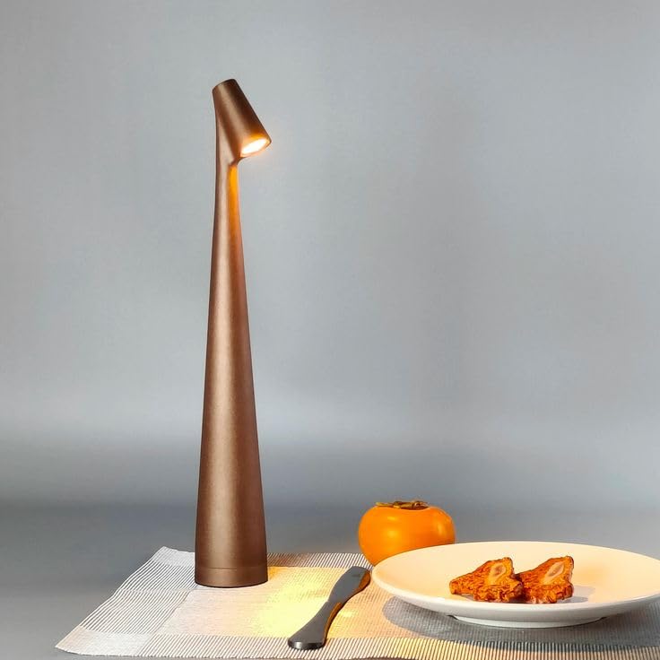 Lampa stołowa nowoczesna czerwona metalowa z oświetleniem LED