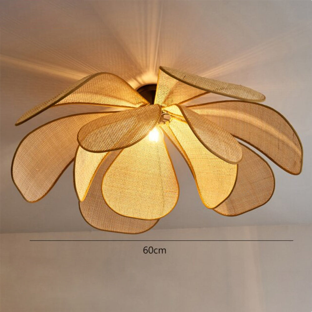 Rustic Rattan Petal Pendant Light Shade - Elegant Hanging Lamp for a Warm, Natural Atmosphere in Your Home