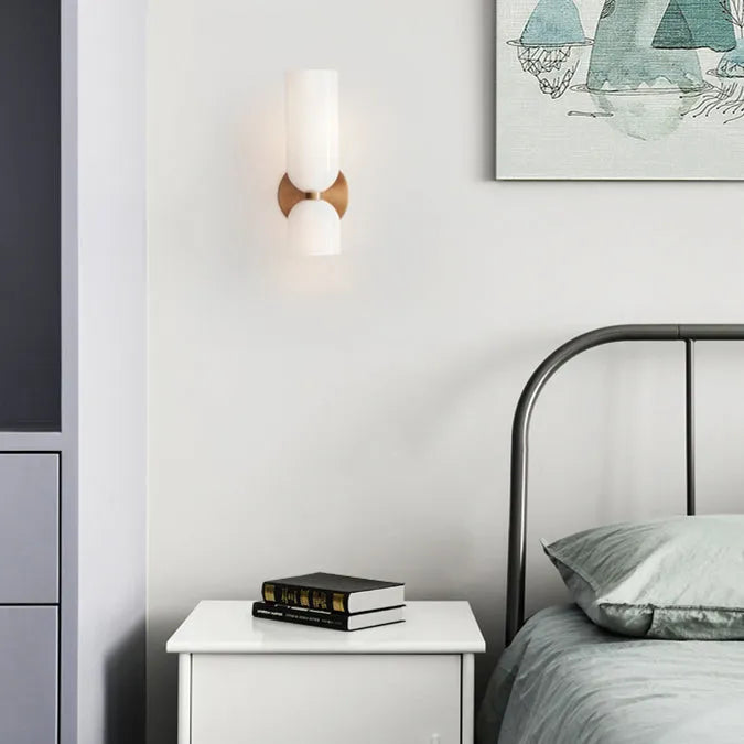 Applique moderna in vetro e ottone